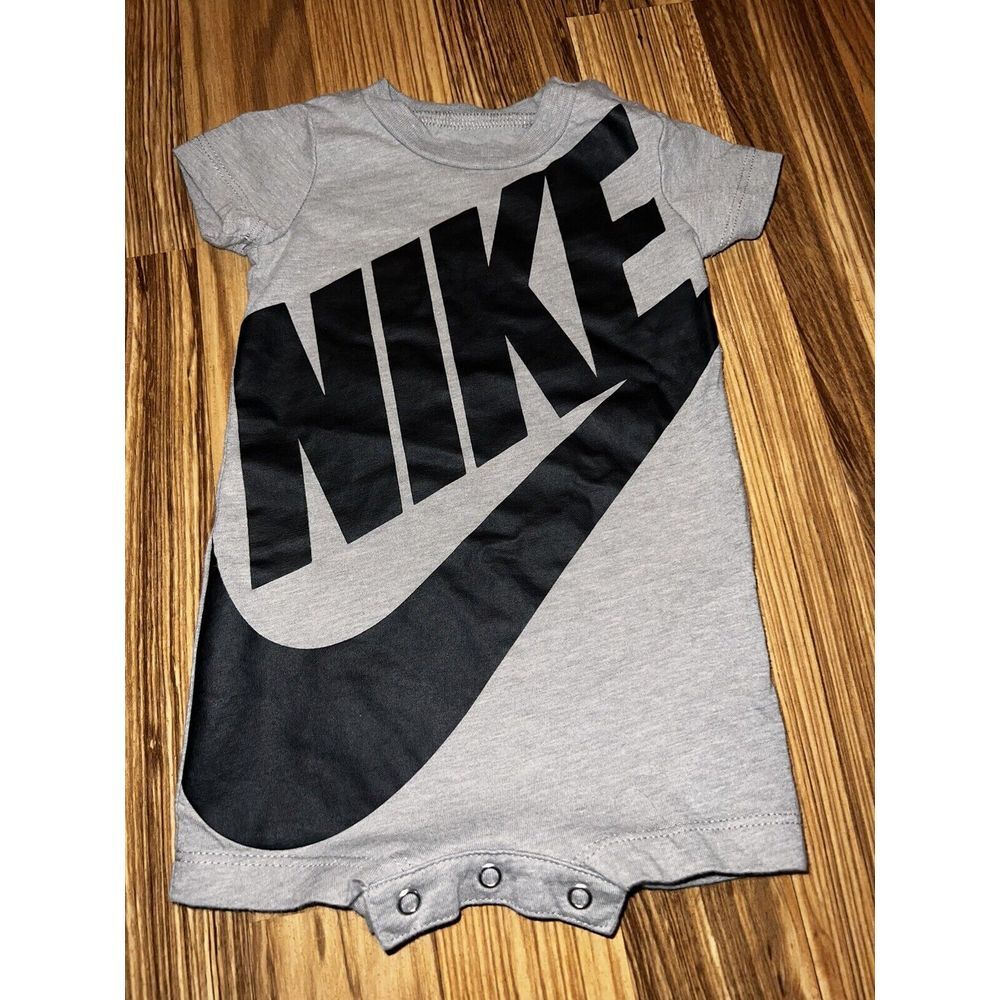 NIKE ONE PEICE Romper BOYS Baby Infant SIZE 3 MONTHS GRAY